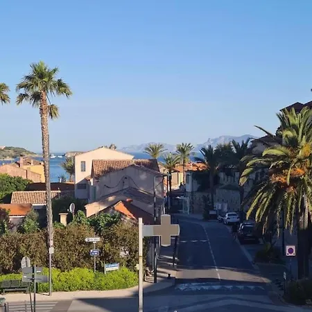 Nyaraló In Six Fours Les Plages With Terrace *