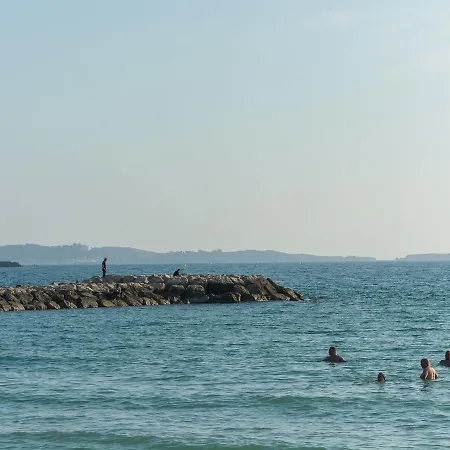 In Six Fours Les Plages With Terrace Nyaraló Six-Fours-les-Plages